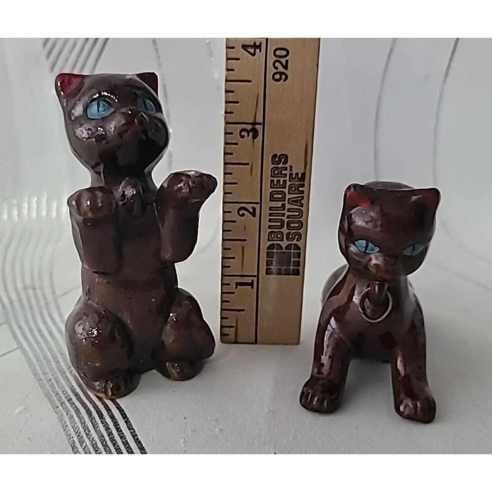 2 Vintage Brown Kitty Cat Figurines with‎ Blue Eyes Rings Japan
